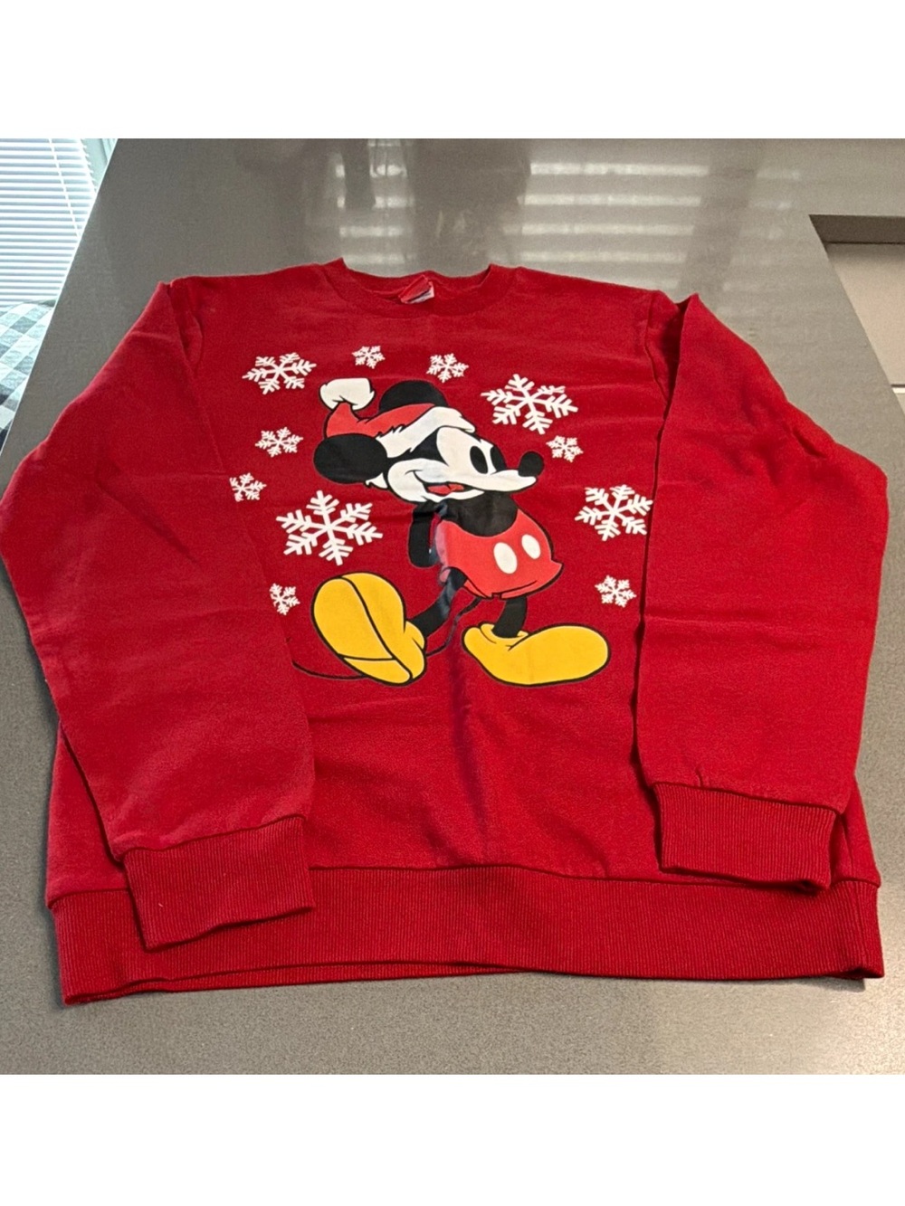 Disney Mickey Mouse Christmas Snowflake Red Crewneck Sweatshirt Women’s M